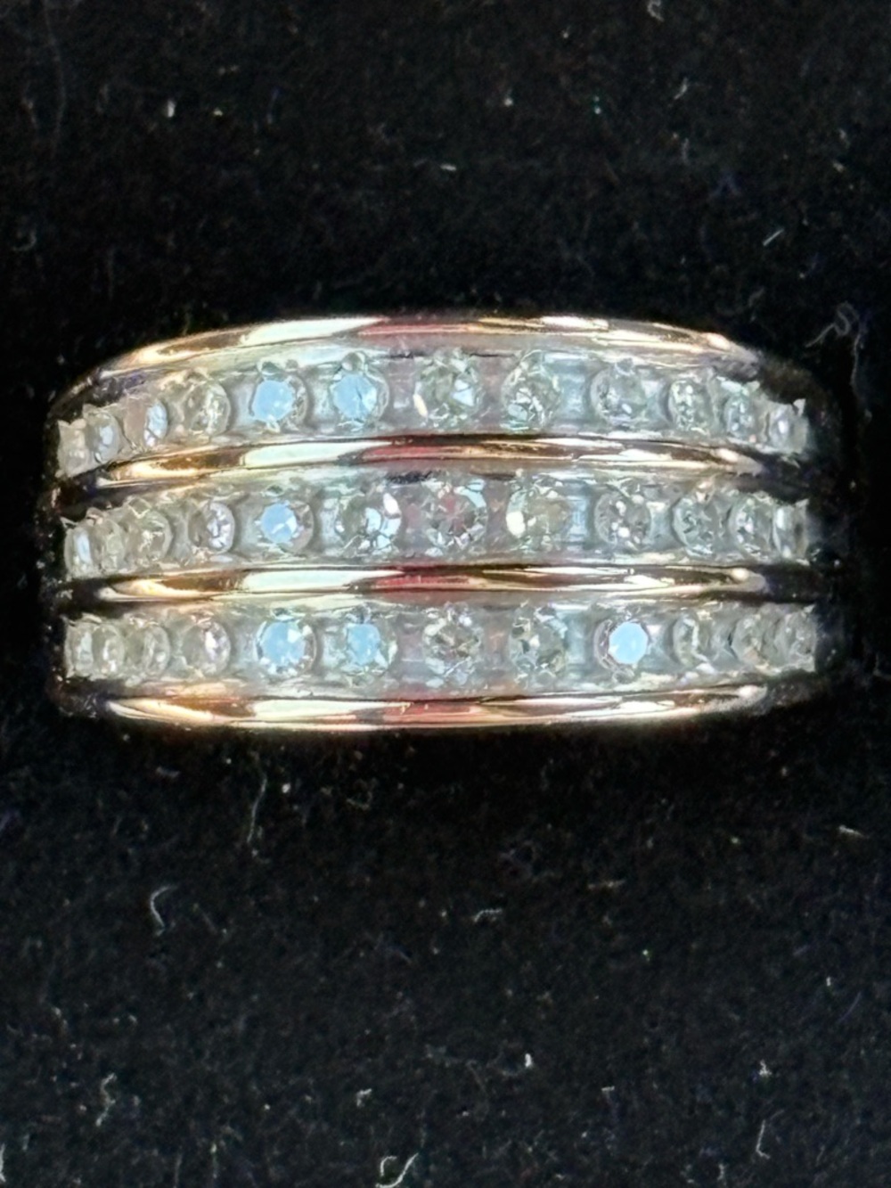 10k YG Fredrick Goldman (2.83 gm) with 3 rows of small Diamonds approx SZ 6-3/4